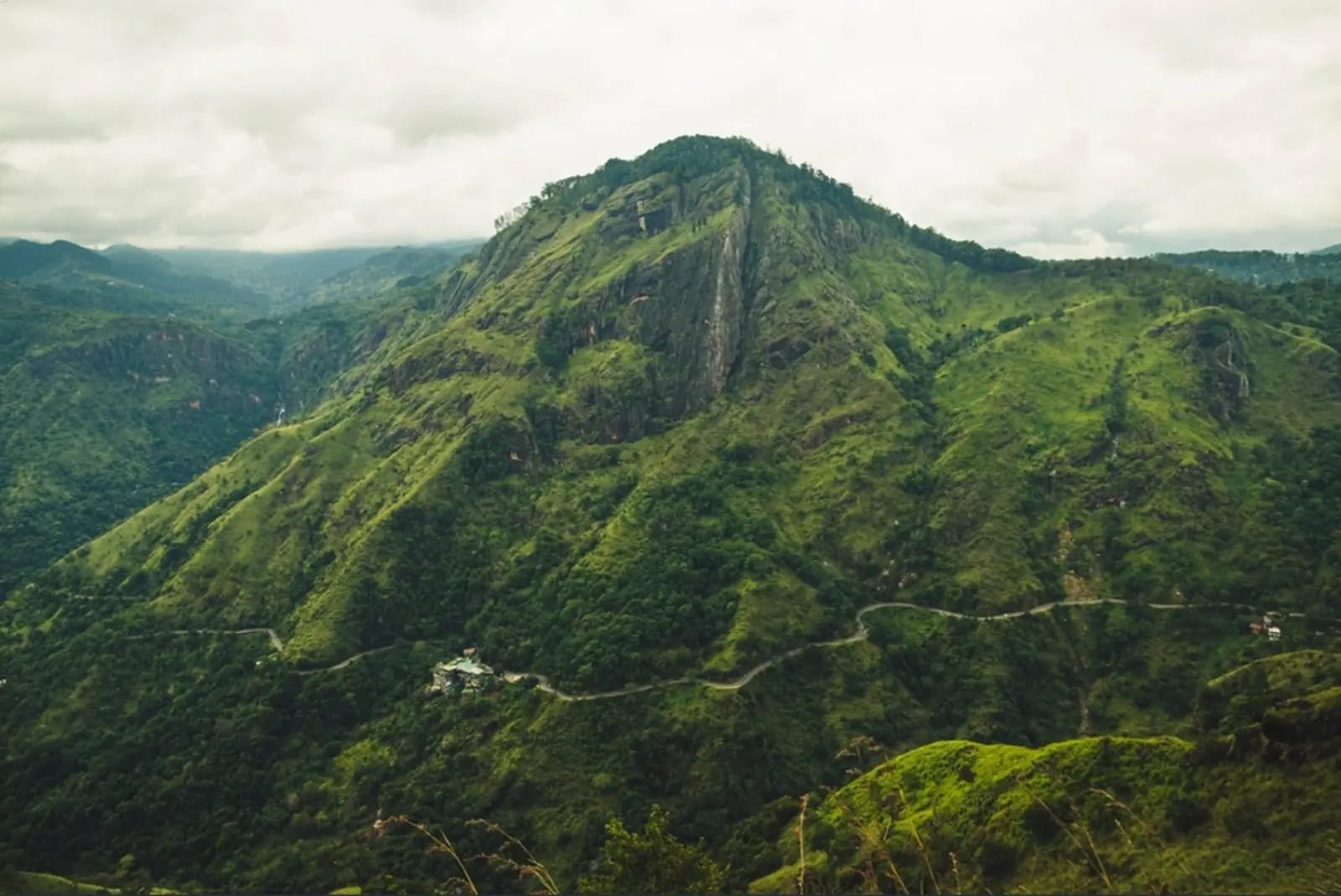 Professional Taxi & Tour Services in Beautiful Ella, Sri Lanka - Professional Taxi & Tour Services in Beautiful Ella, Sri Lanka